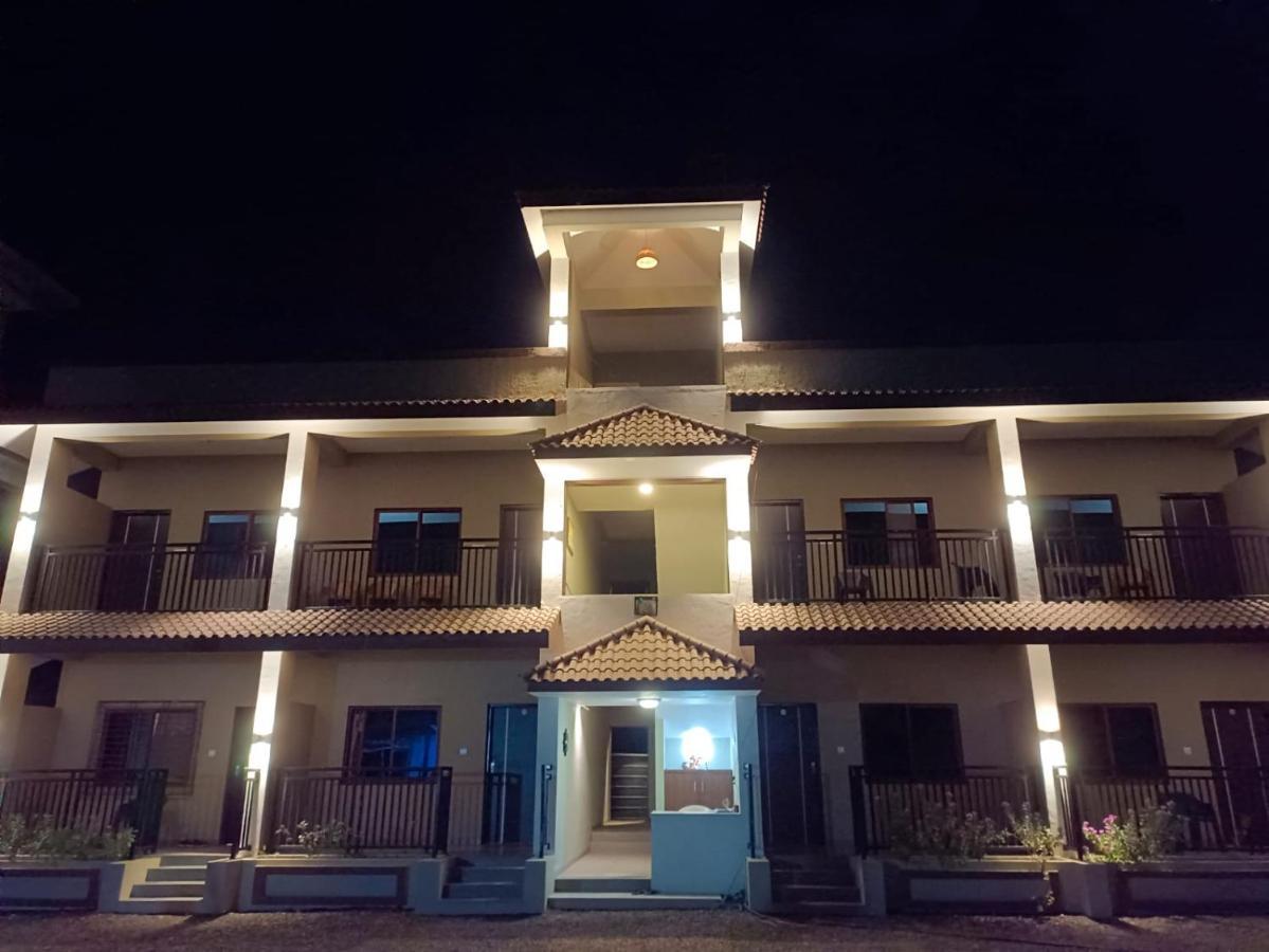 O'Nest Countryside Hotel Surai Buitenkant foto