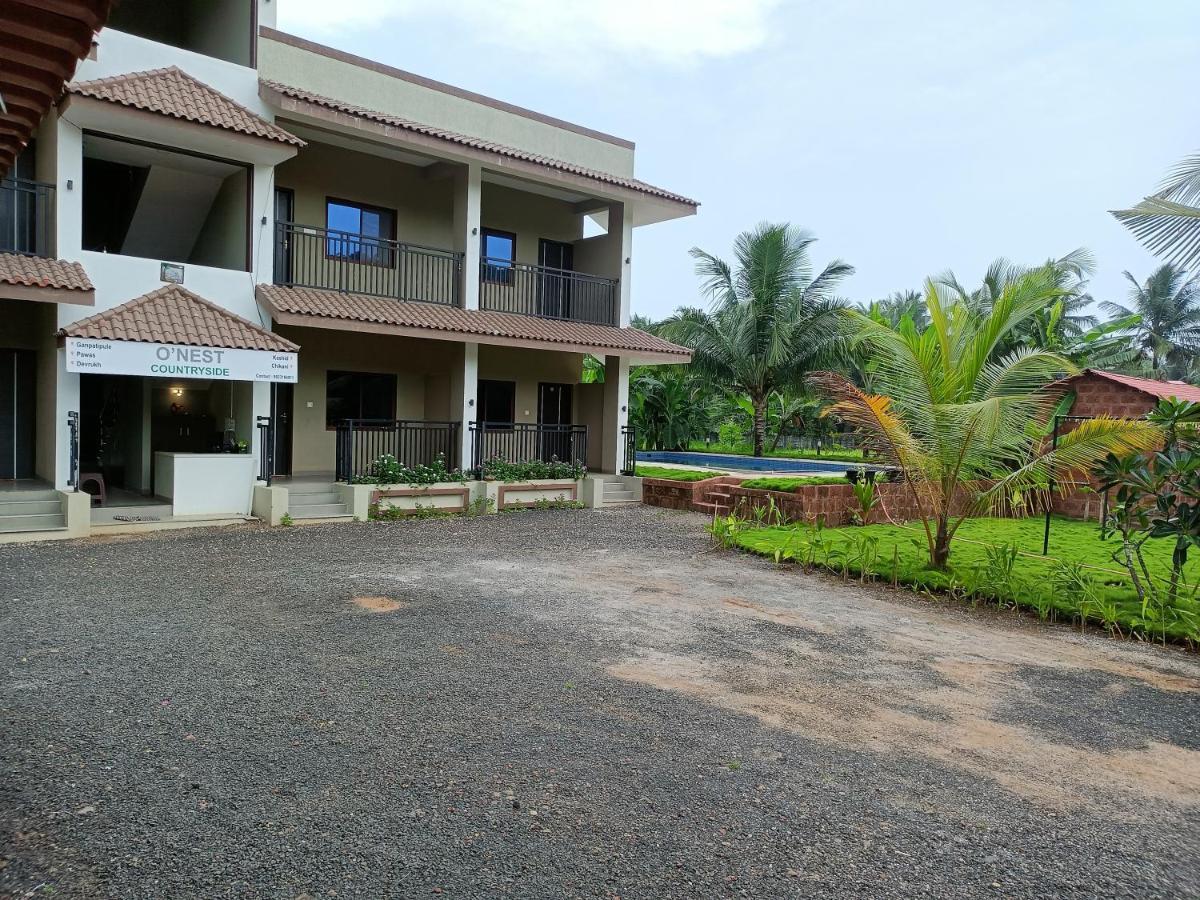 O'Nest Countryside Hotel Surai Buitenkant foto